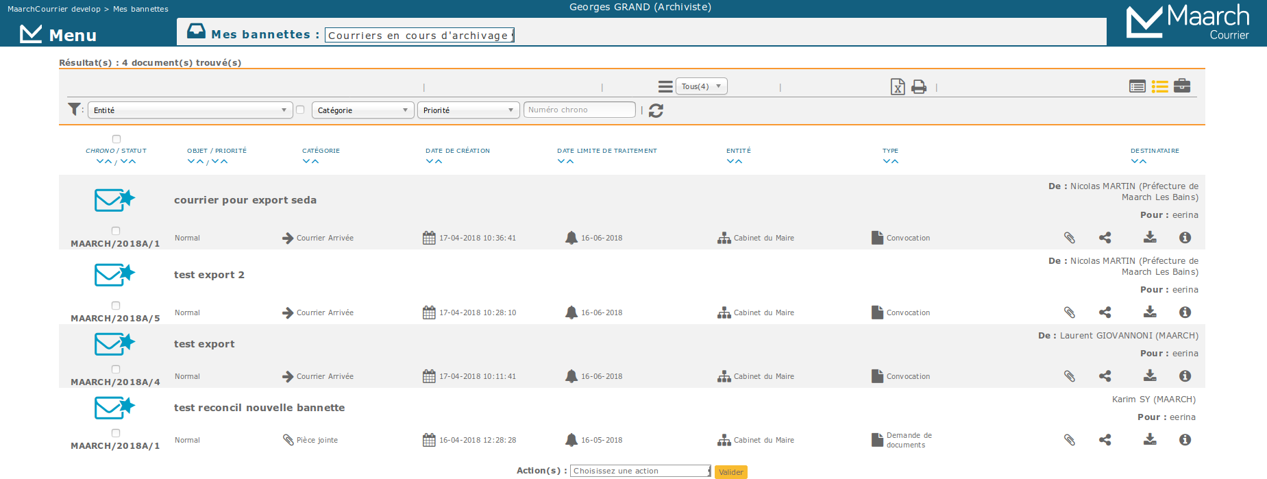 Bannette des courriers en cours d'archivage